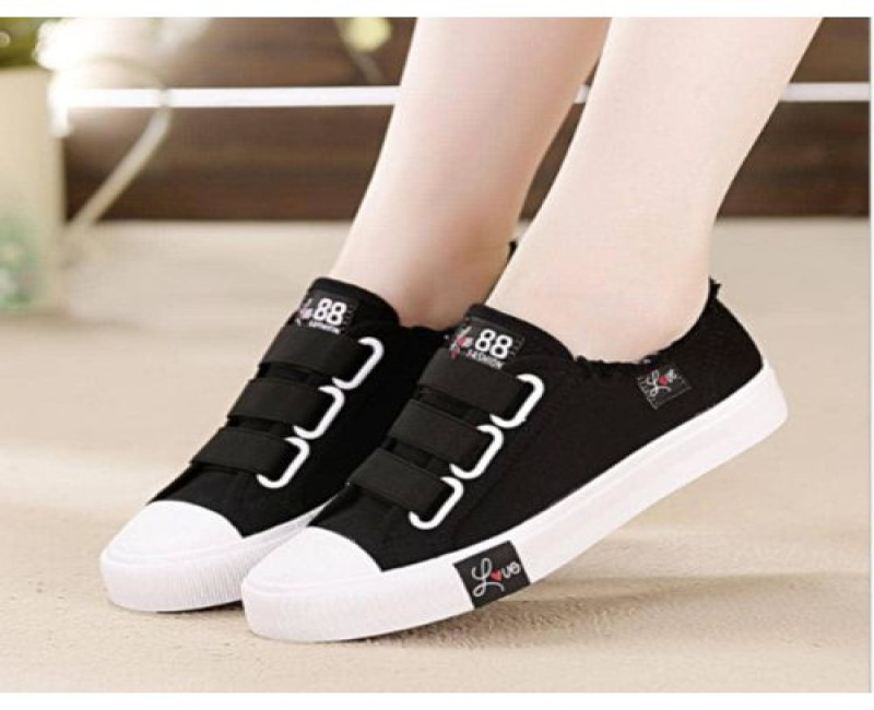 Women's Sneakers - Black,white