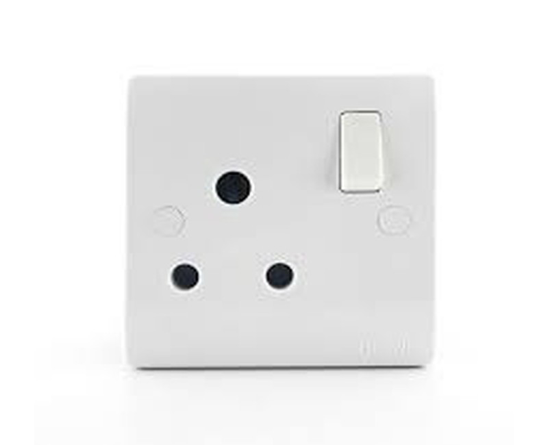 Gentrix/Tronic Brass Switch Socket 15Amps (TDC) TDC5115B