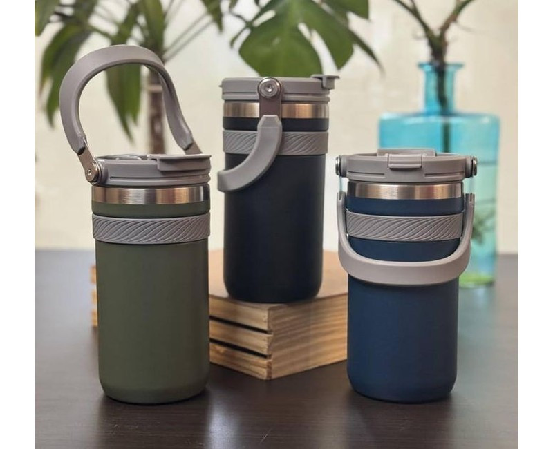 Travel Mug Tumbler With Straw Lid And Handle 550 ML Travel Coffee Mug Portable Vacuum Stainless Steel Reusable Insulated Thermos Flask For Hot & Cold Drinks/Coffee/Tea/Beer (Olive Green)
