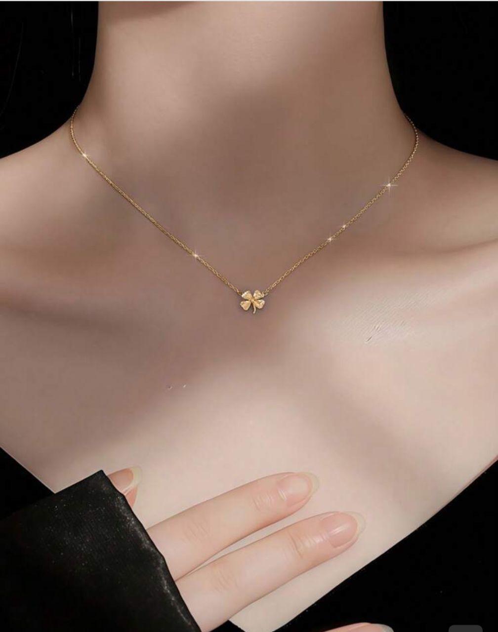 1pc Elegant Rhinestone Clover Pendant Necklace For Women (Avoid Contact With Water)