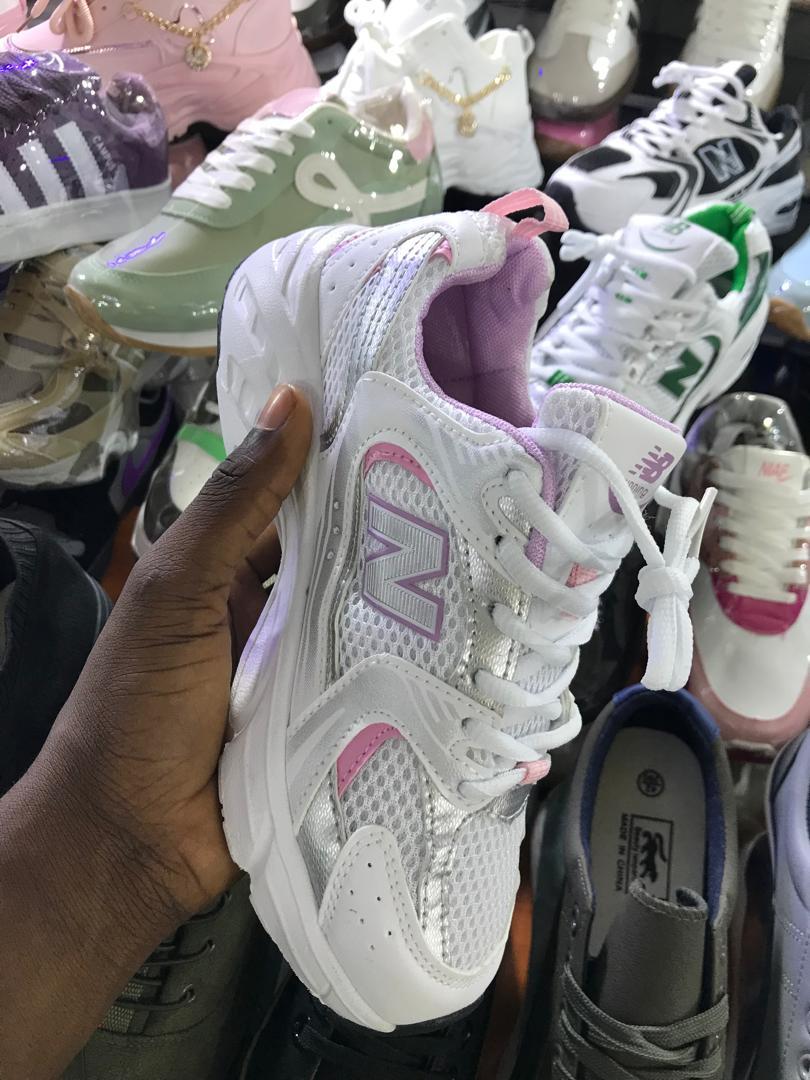 New Balance 530 in White/Silver/Pink