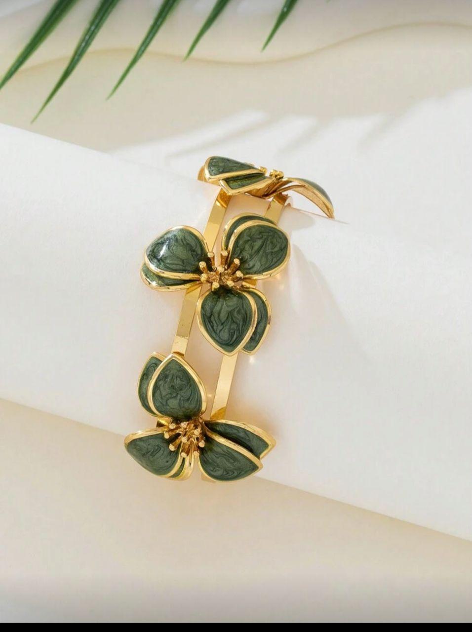 1pc Charming Oil Drop Flower Decorated Bracelet Women Jewelry, Suitable For Wedding Gift Valentines,Mom,Mother,Mother's Day,Gift