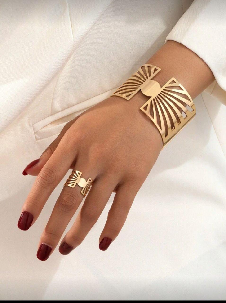 1set Fashionable Simple Hollow Golden Bangle And Ring Set, Suitable For Daily Wear, Parties, Festival Gifts